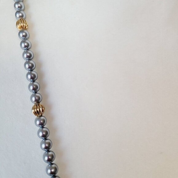 Vintage Sarah Coventry Gray Faux Pearl Necklace Gold Melon Beads Single Strand - Picture 4 of 6